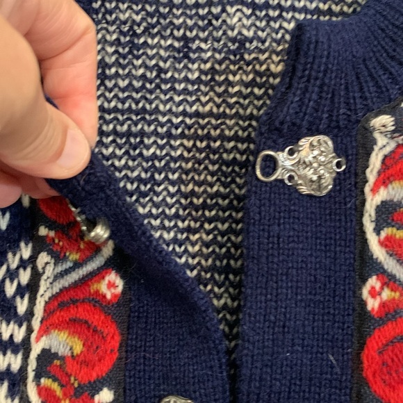 Vintage 1970s Women’s Nordic Evebofoss Wool Folk Cardigan with Hook Closure.  M1 - Picture 7 of 11